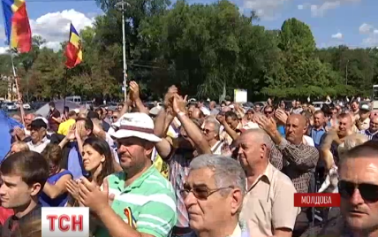 В Молдове власть пошла на диалог с оппозицией на фоне массовых протестов