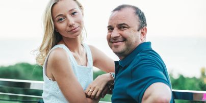 "Наздоганяєш": Віктор Павлік привітав свою дружину з 26-річчям