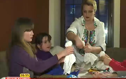 Акторка Ірма Вітовська робила з дітками із зони АТО для них оберіги