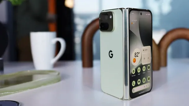 Новий Google Pixel 10 Pro Fold – складний телефон, який витримає воду, пил і падіння