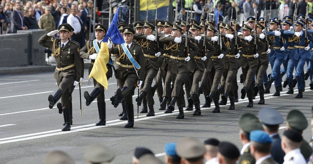 Небачений парад і діти на бронетехніці: Київ відгуляв 26-ту річницю Незалежності України