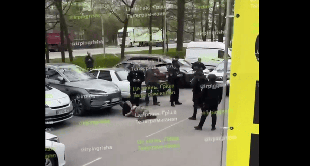 Під Києвом чоловік влаштував стрілянину — перші деталі (відео)