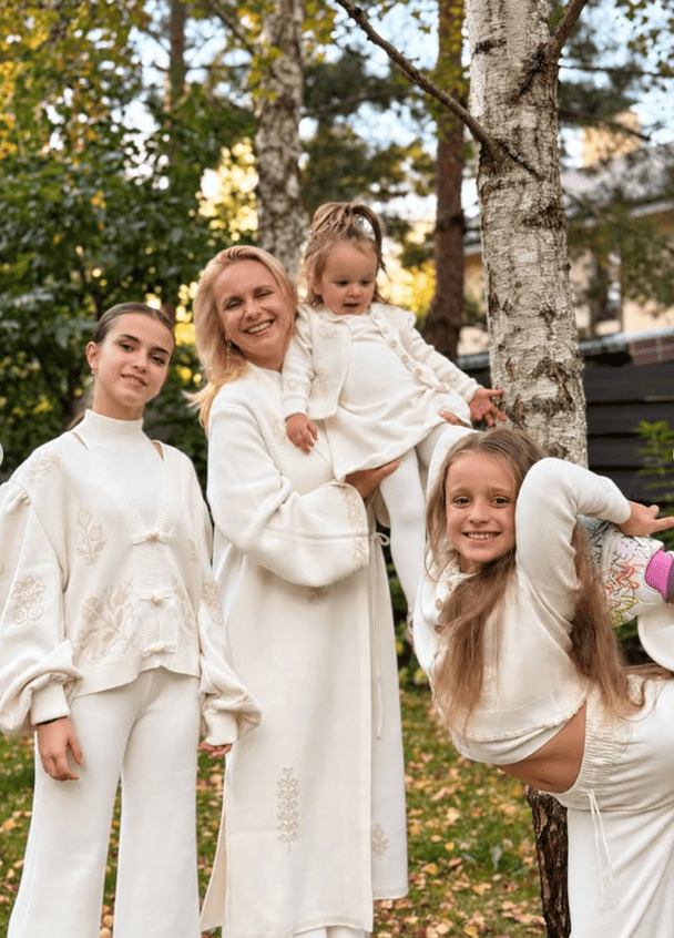 Лілія Ребрик з доньками / © instagram.com/liliia.rebrik