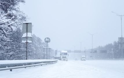 Ожеледиця та хуртовини: яка погода чекає водіїв в Україні на дорогах 9 лютого