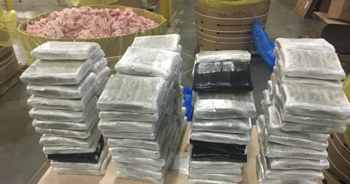В США копи знайшли три мільйони доларів у бочках з сирим м’ясом