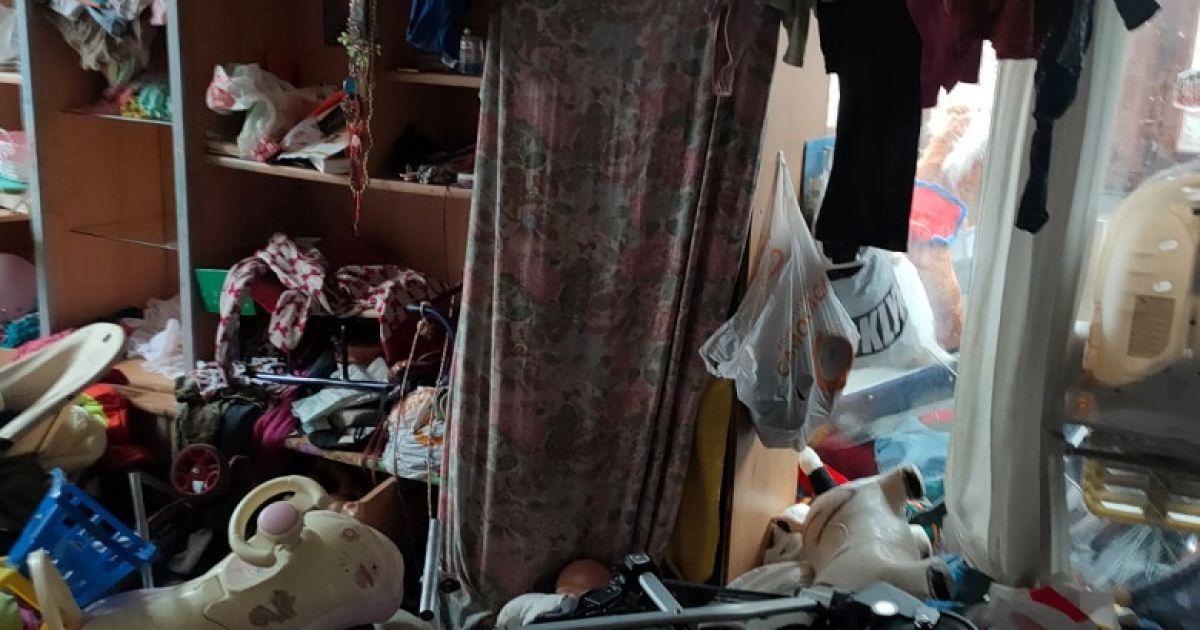 У Києві через антисанітарію з родини вилучили трьох голодних дітей