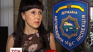 В Киеве автомобиль наехал на "зебре" на женщину с коляской