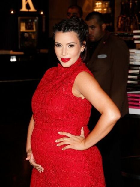 Ким Кардашьянво время беременности в 2013 году / © Getty Images