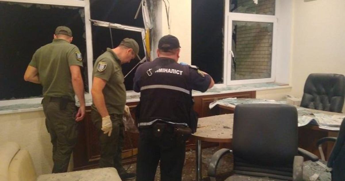 Мостобуд обстріляли з гранатомета_3 / © Полиция Киева / Facebook