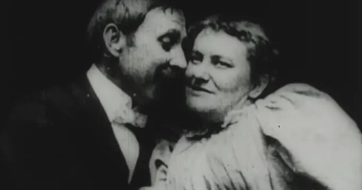 Перший в історії поцілунок на екрані