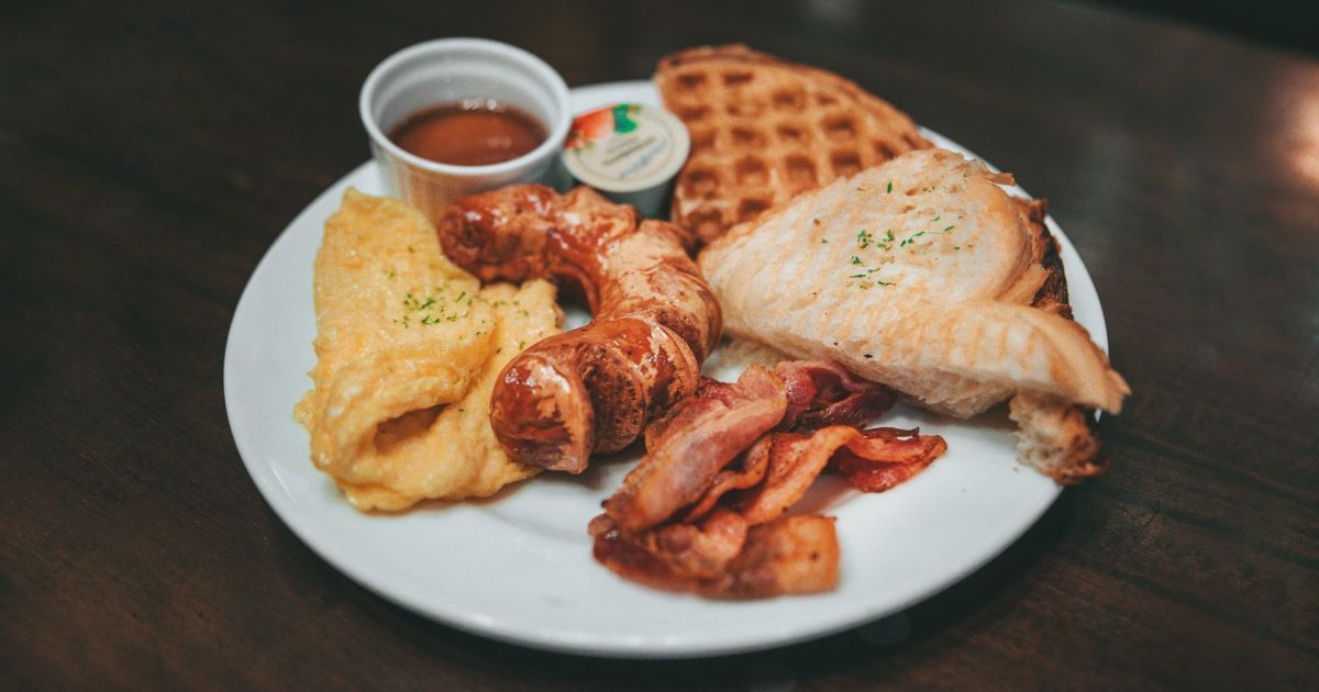 Розлади харчової поведінки: як розпізнати перші сигнали проблем з їжею