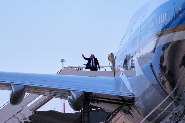 Смена курса: Трамп возобновил экспорт оружия в Украину