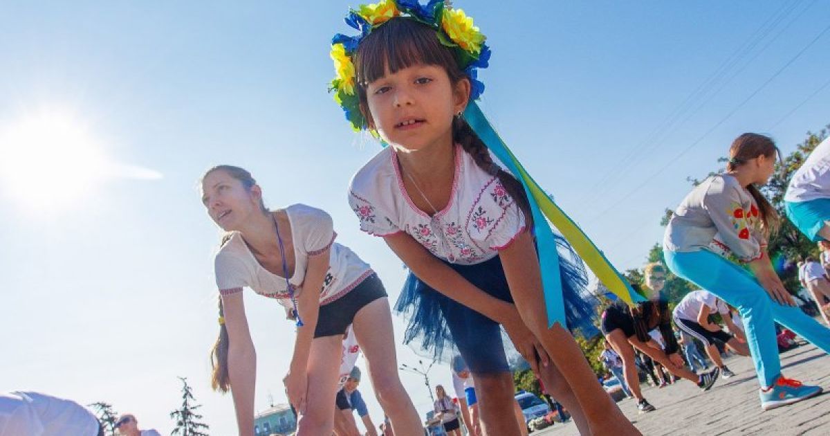 Забіг у вишиканках у Дніпрі / © УНІАН