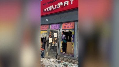 Наслідки удару дроном по ринку в Харкові зняли на відео