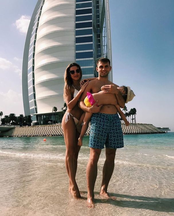 Олександр Караваєв з колишньою дружиною Людмилою і донькою, instagram.com/karavaiev_fans_official