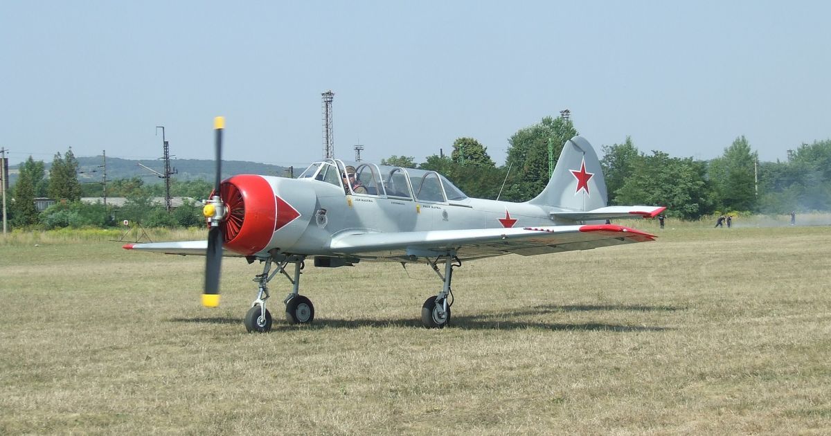 Спортивно-тренувальний літак Як-52