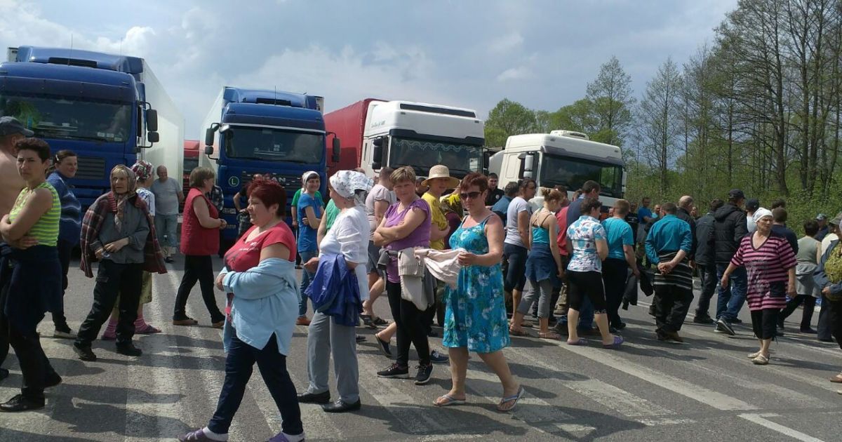 Волинська блокада. Активісти, які перекрили дороги, збираються йти на Київ