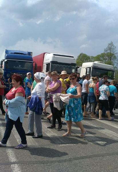 Волынская блокада. Активисты, перекрывшие дороги, собираются идти на Киев