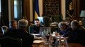 Президент України Володимир Зеленський під час телефонної розмови з прем’єр-міністром Польщі Дональдом Туском