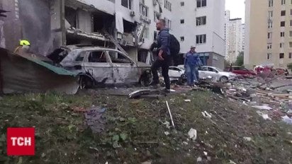 Показали жахливі кадри із наслідками удару по Києву
