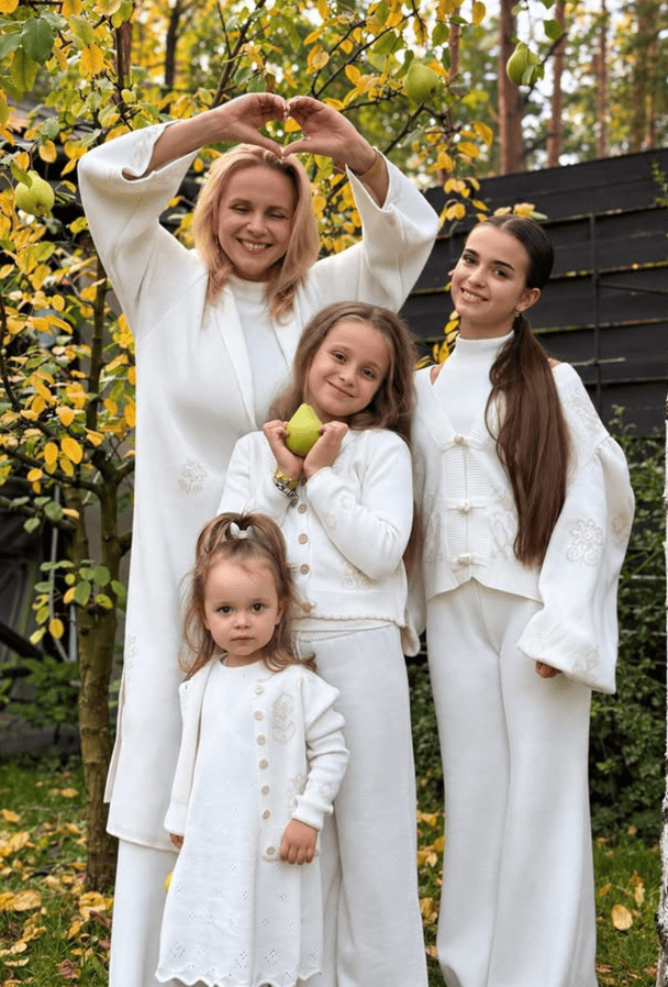 Лілія Ребрик з доньками / © instagram.com/liliia.rebrik