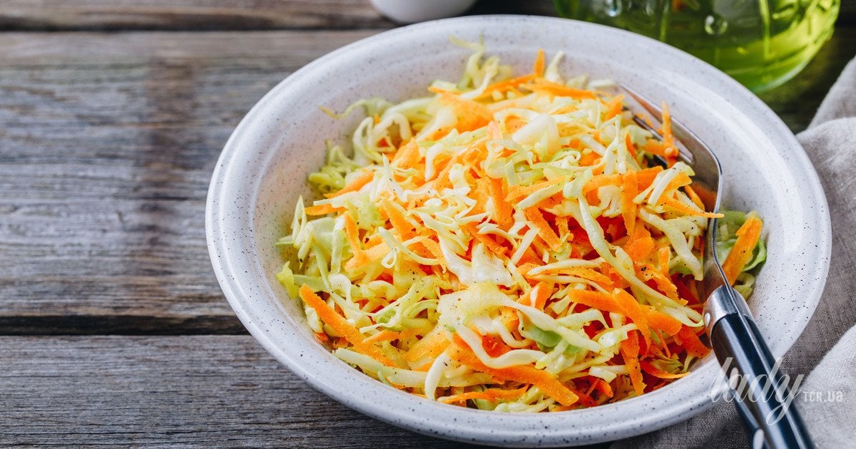 Салат из маринованной капусты