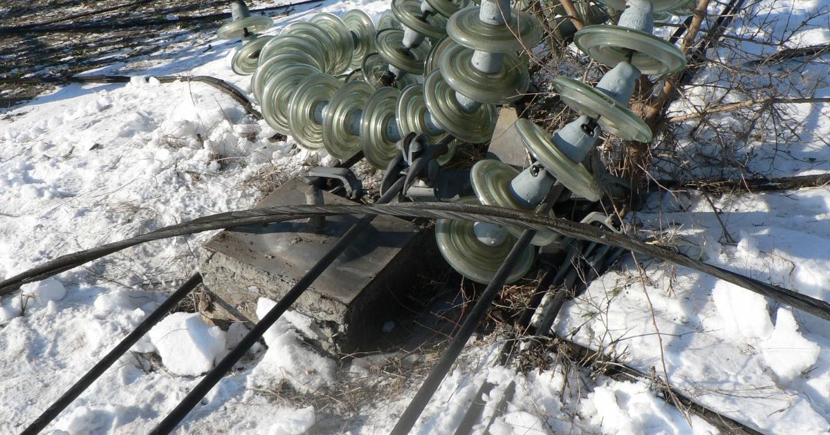 У полоні негоди: понад сотня населених пунктів в Україні залишаються без світла