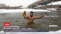 Купання при 15-градусному морозі: охочих пірнути в крижану воду було менше, ніж зазвичай
