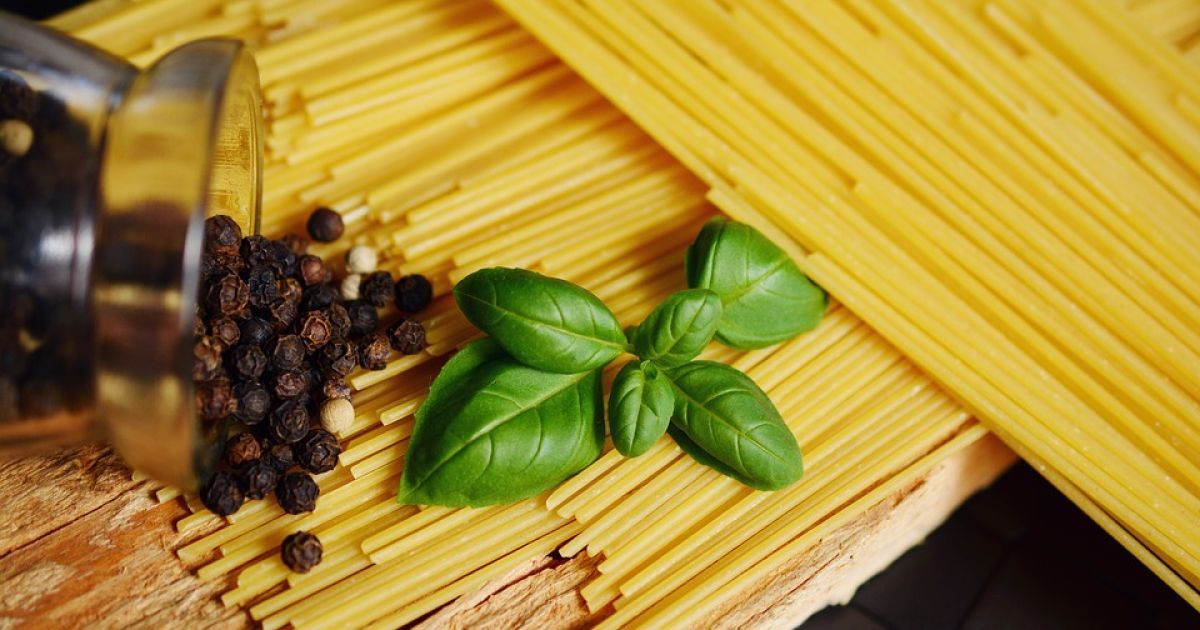 В Кривом Роге школьников будут кормить "золотыми" макаронами по 72 грн за кг