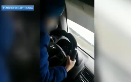 В России мать снимала на видео скоростную езду шестилетнего сына
