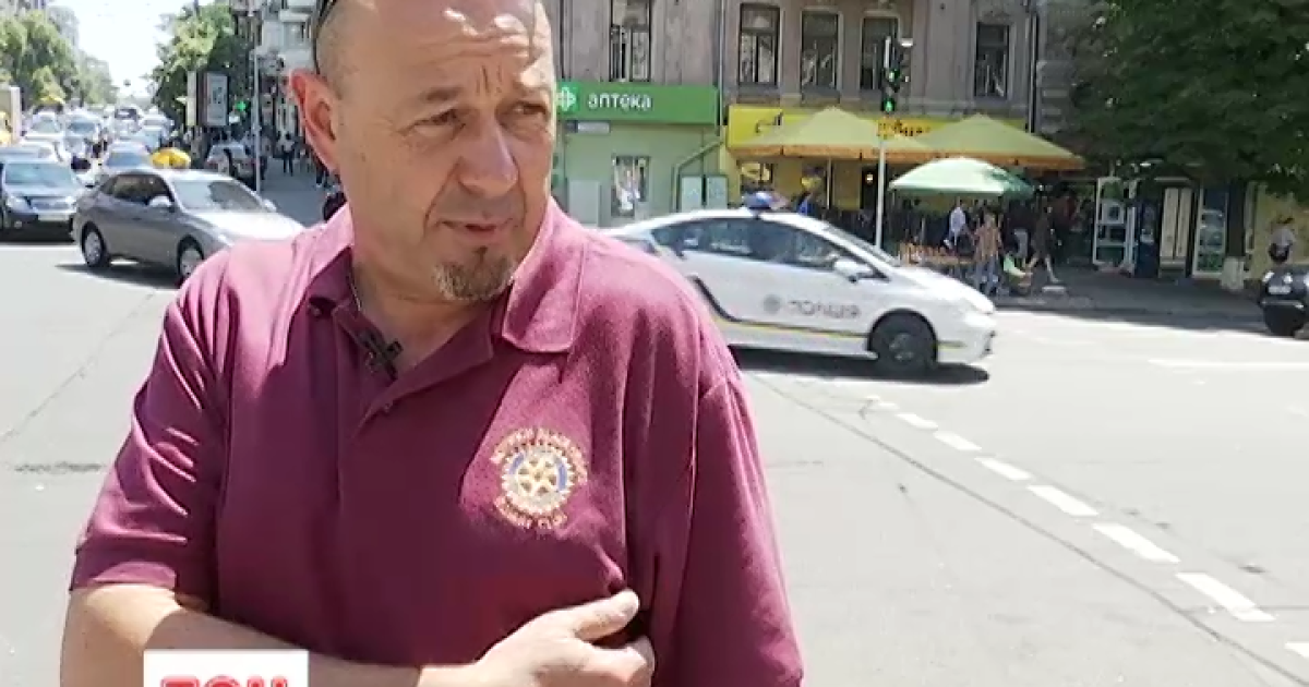 Конфликт на дороге: в центре Киева бородатый водитель расстрелял пешехода