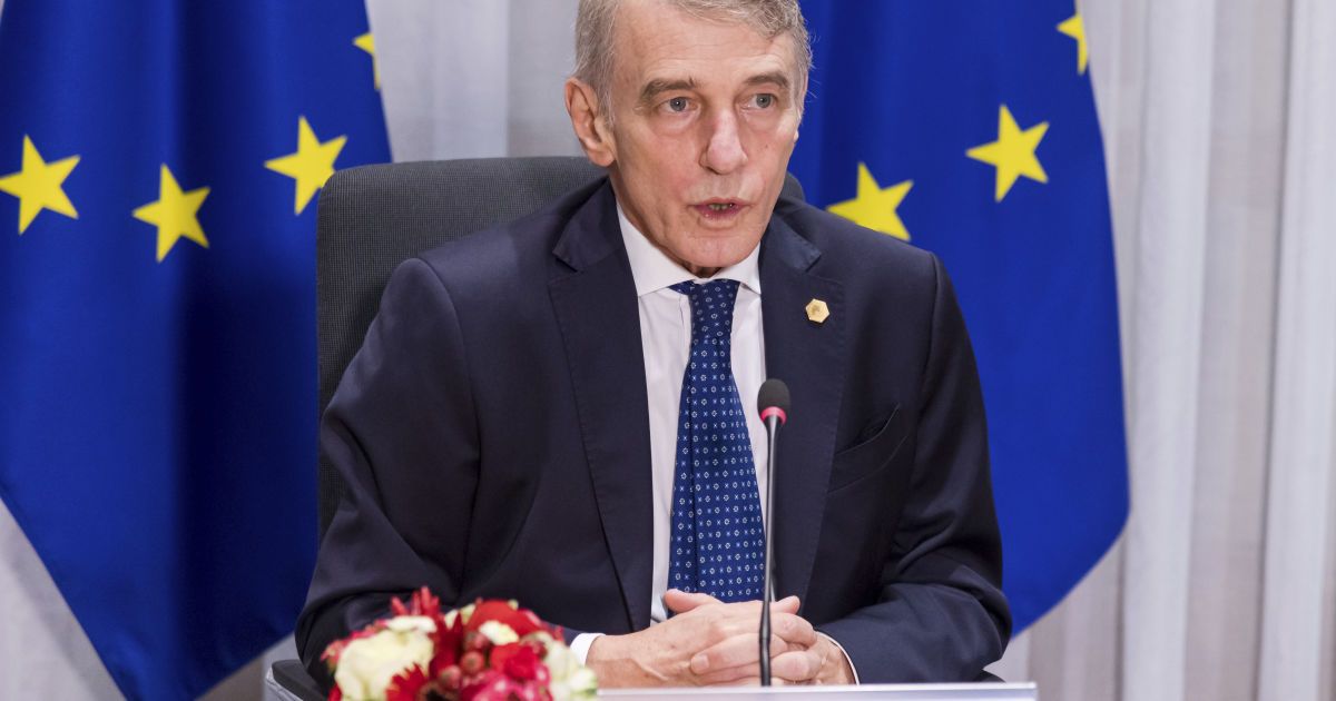 Глава Европарламента отменил все официальные мероприятия: его госпитализировали