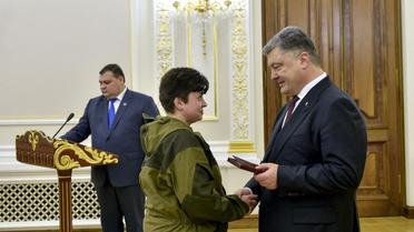 Порошенко привітав добровольців із святом_2 / © Сайт президента України