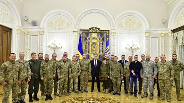 Порошенко привітав добровольців із святом / © Сайт президента України