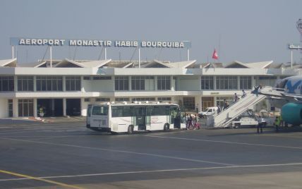 Сотни украинских туристов вторые сутки не могут вылететь из Туниса