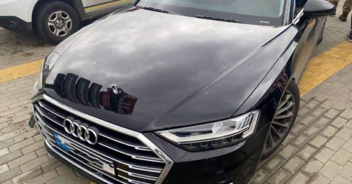 З'явилися перші світлини з місця розстрілу авто першого помічника Зеленського Сергія Шефіра