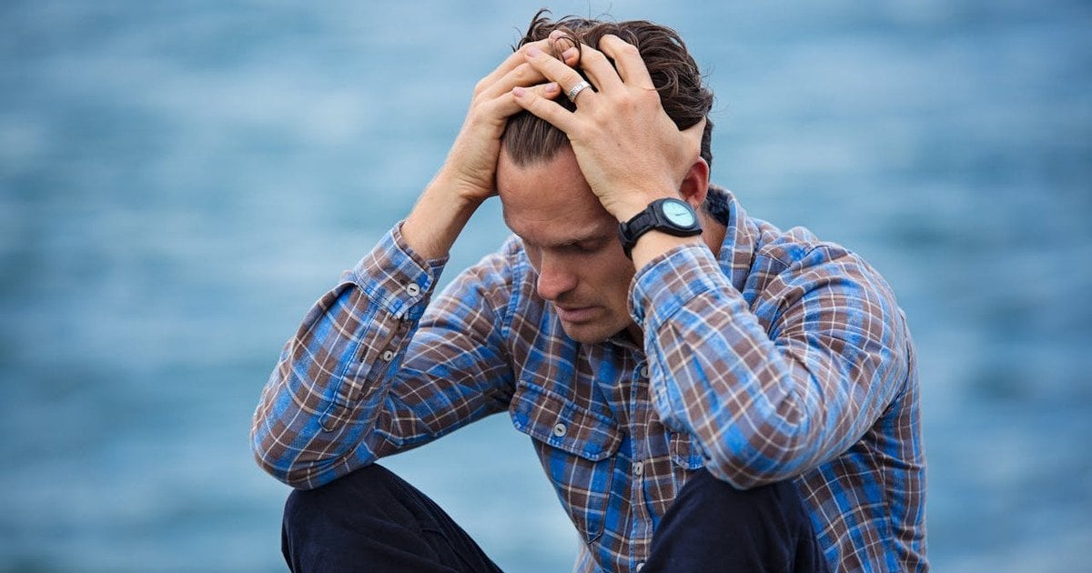 Як розпізнати, що вашому близькому чоловікові потрібна допомога.