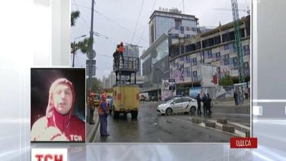 В Одесі не вщухає негода: у місті повалено більше сотні дерев