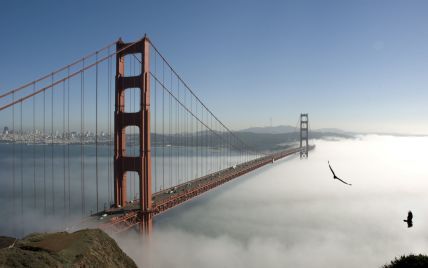 "Золота Брама" крізь туман: найвідомішому мосту самогубців виповнилося 79 років. Інфографіка
