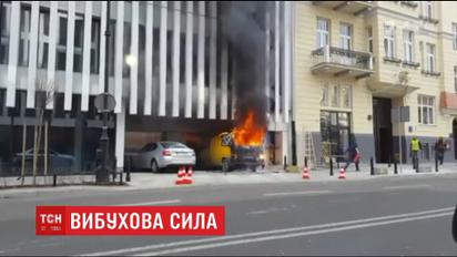 Неподалік Варшави від вибуху у повітря злетіла машина