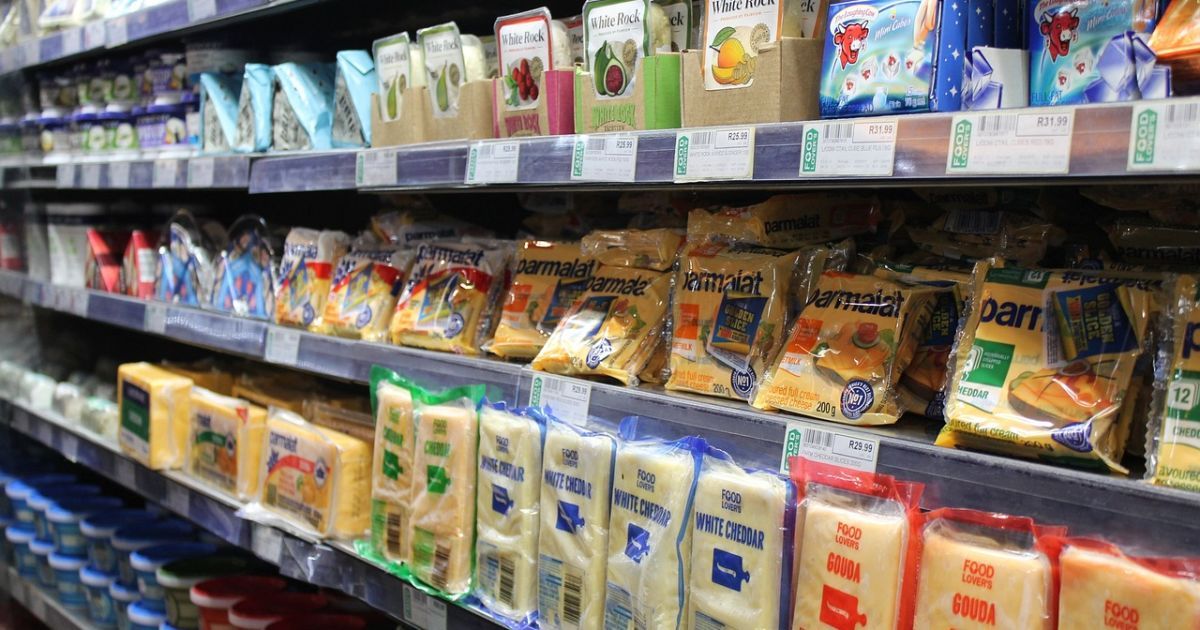 Продукти в супермаркеті