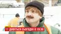 Мэр Хмельницкого взялся очищать улицы от снега, чтобы услышать мнения прохожих о власти