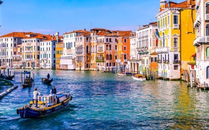 У Венеції туристів оштрафували на 3000 євро за купання у каналі