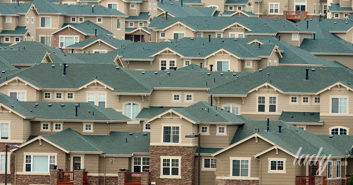 Коли найкраще міняти дах будинку