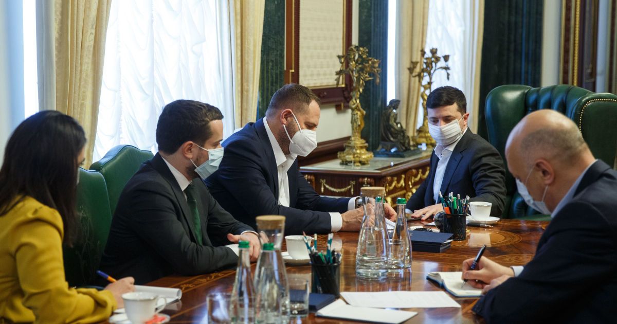 На нараді у Зеленського обговорили послаблення карантину і з чого планують починати