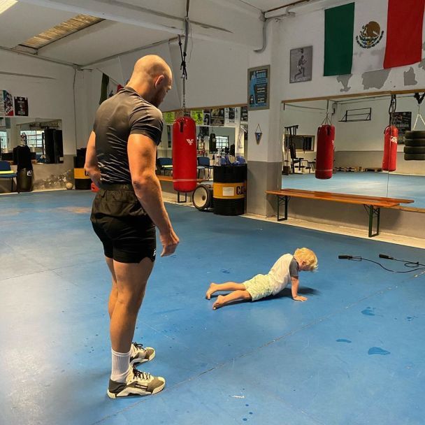 Конор Макгрегор з сином, instagram.com/thenotoriousmma