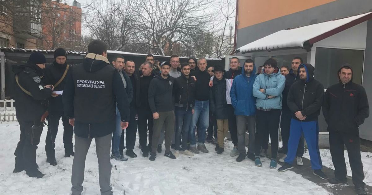 На полтавщине из фейкового ребцентра освободили 20 человек – их держали за решеткой и наказывали голодом