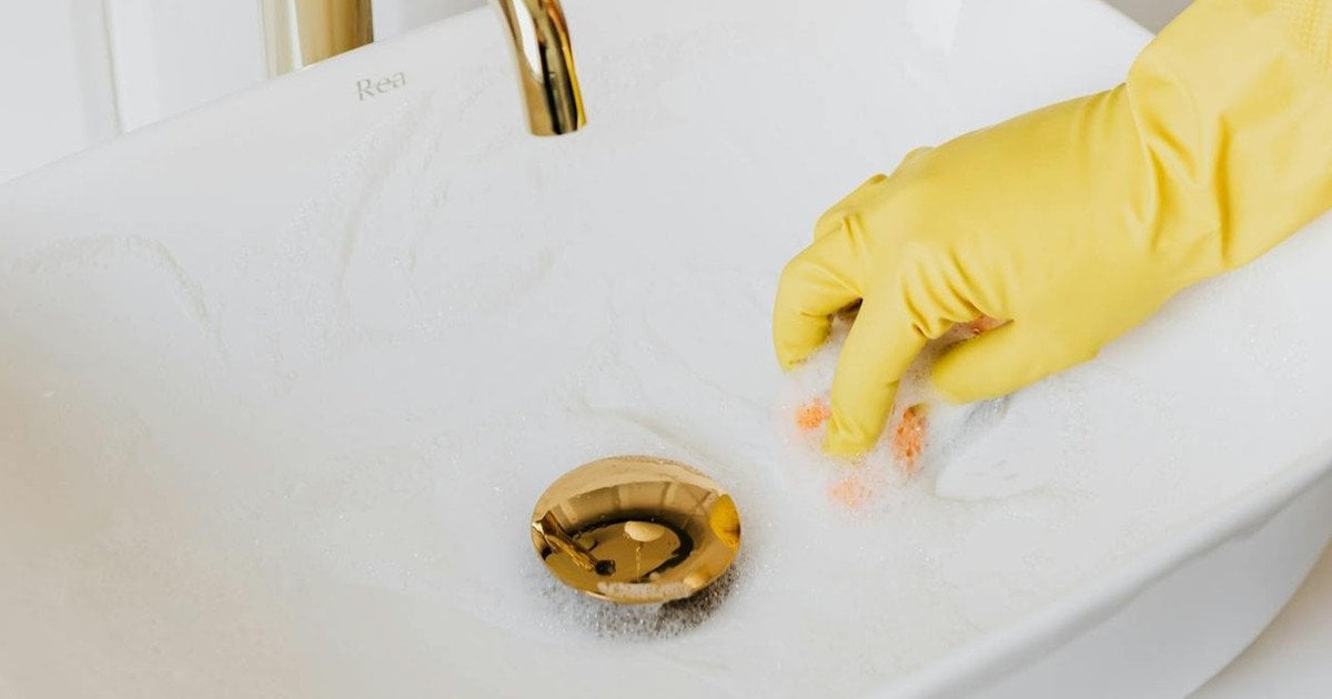 Як прибрати запах з раковини