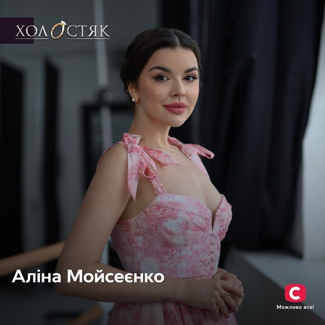 Өте семіз балапан барлық саңылауларда трахает