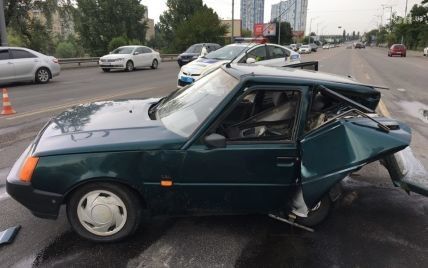 В Киеве пьяный водитель на Opel влетел в легковушку